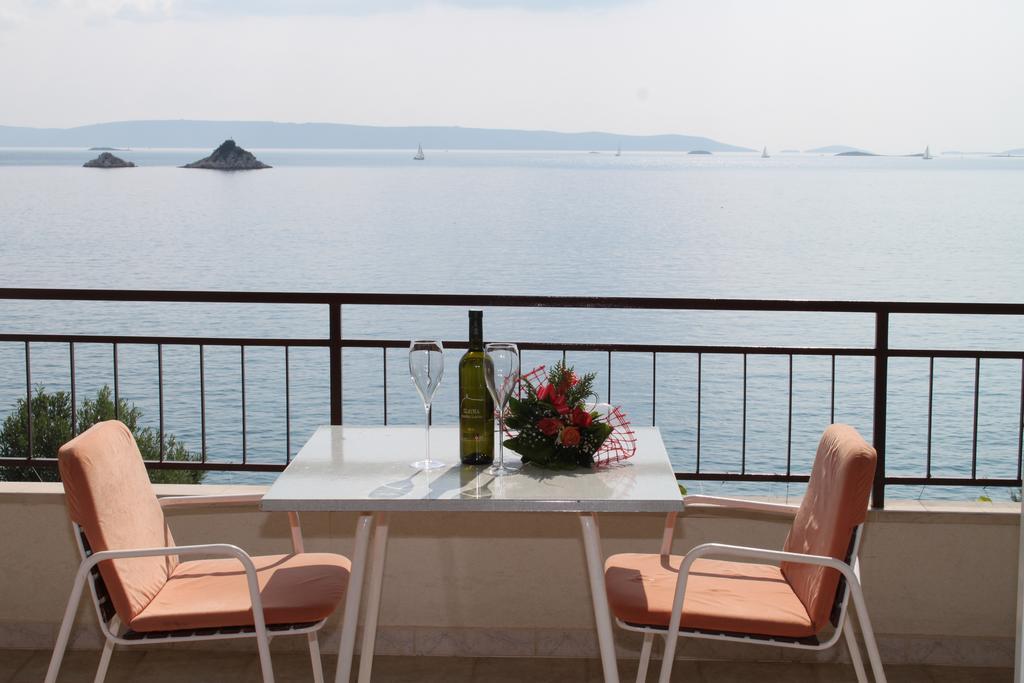 Apartments Villa Marija Seget Vranjica Quarto foto