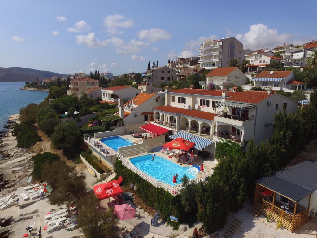 Apartments Villa Marija Seget Vranjica Exterior foto